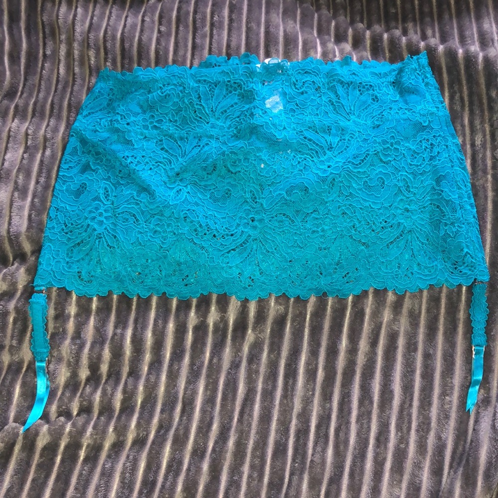 Savage x Fenty Lace Garder Skirt size XL